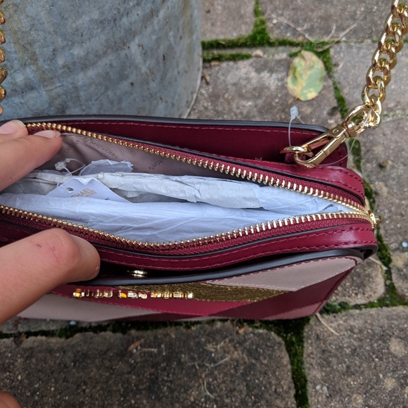 πHPπ Michael Kors Small Adele Crossbody Mulberry - Picture 7 of 7